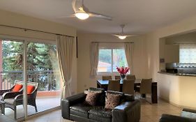 Limnaria Gardens: Sunny 2 Bed Apartment